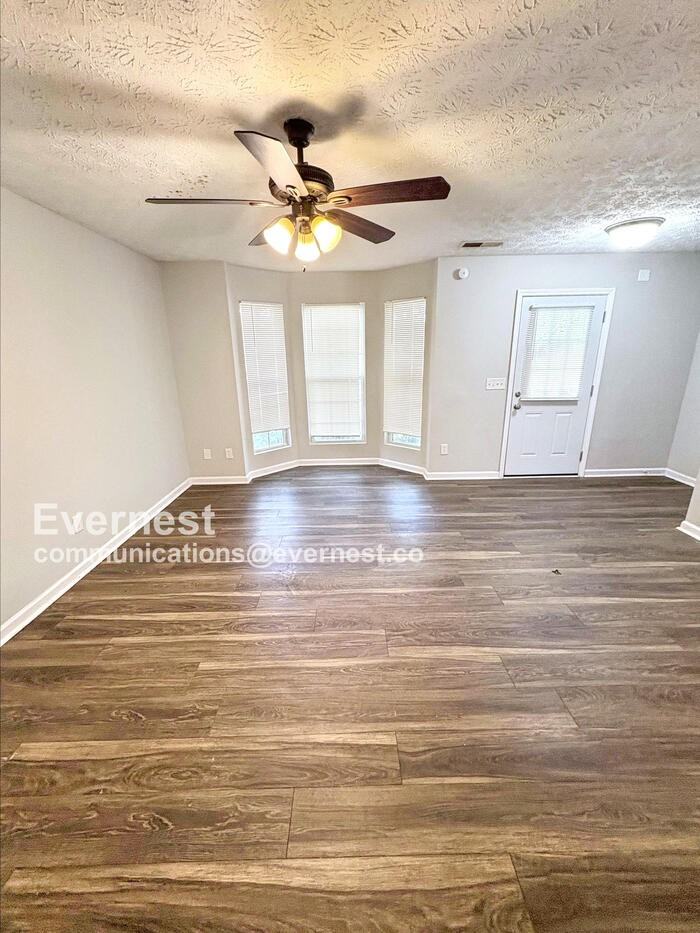 2002 Grove Way - Photo 4 of 18