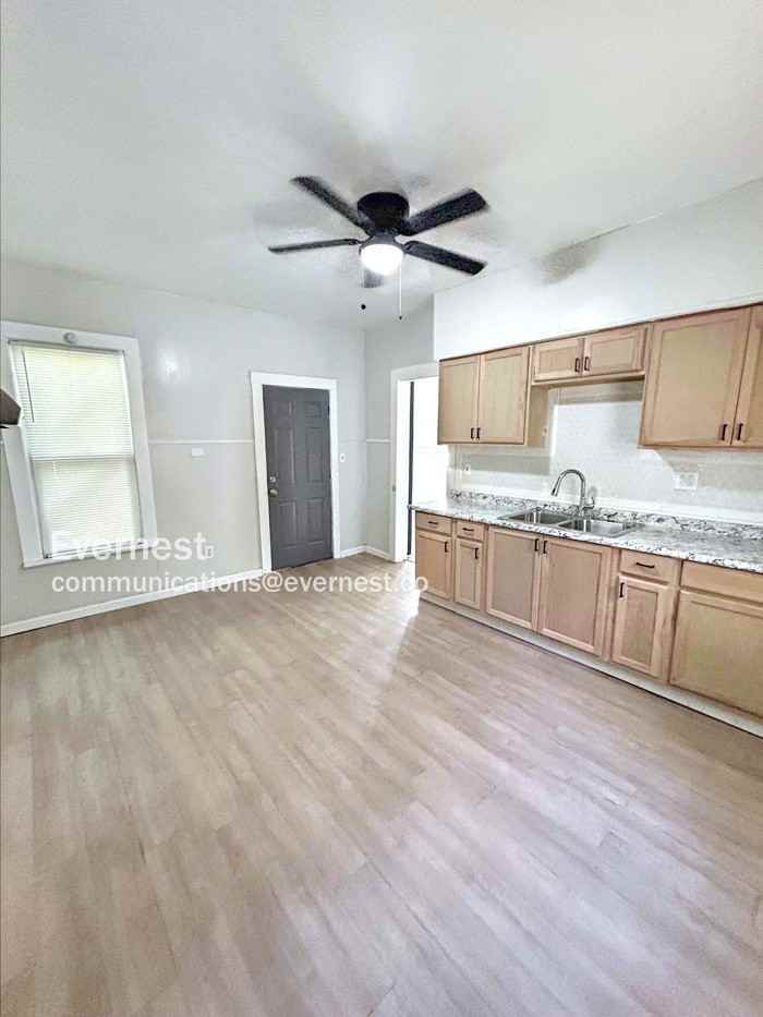 14917 Darwin Ave - Photo 2 of 15