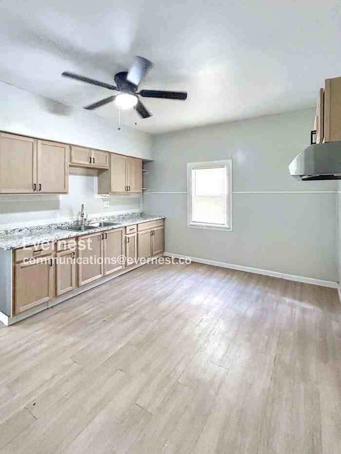 14917 Darwin Ave - Photo 3 of 15