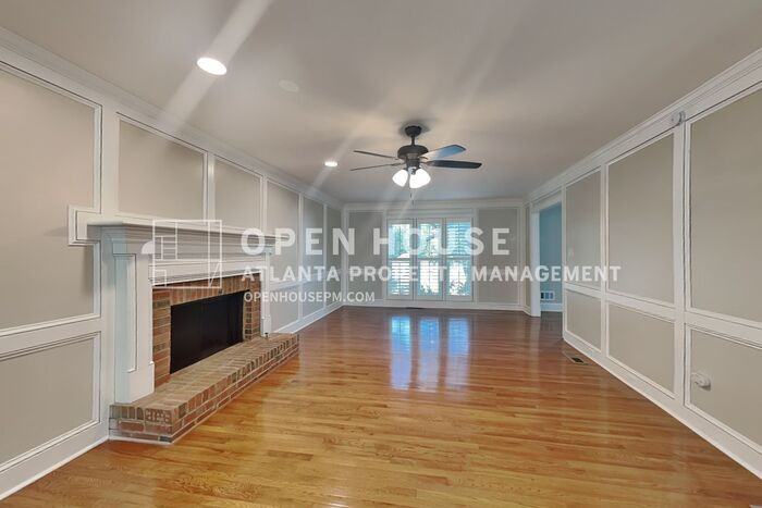 3298 Robinson Oaks Way Ne - Photo 6 of 23