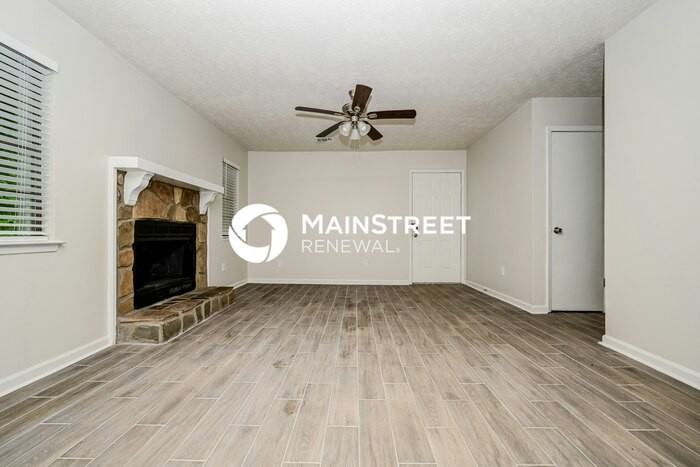 149 Adrian Drive - Photo 2 of 18