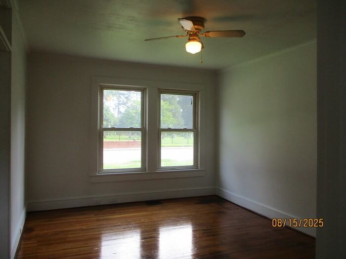 809 W C St - Photo 7 of 9