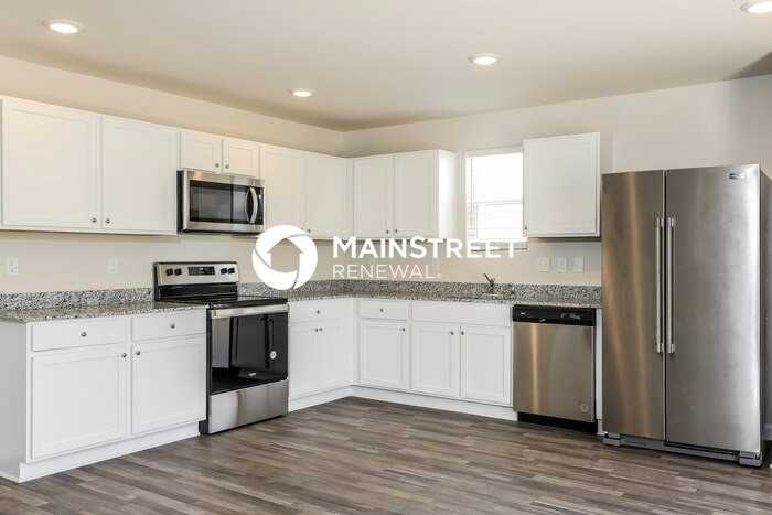 427 Winsely Ln - Photo 4 of 15