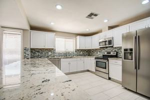 featured image of 1046 E Bluebell Ln