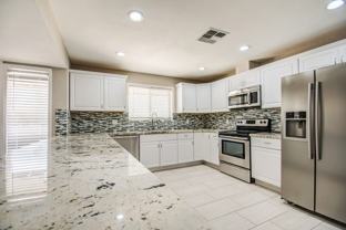 1046 E Bluebell Ln - Photo 1 of 1