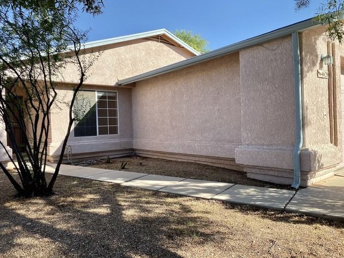 4629 South Gatwick Drive - Photo 2 of 23