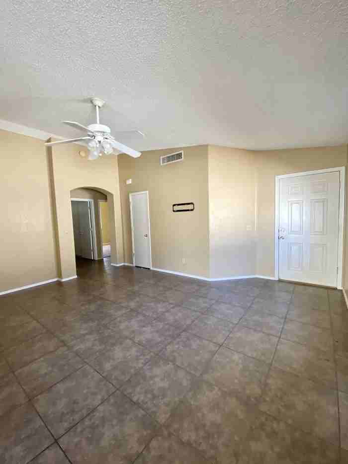 4629 South Gatwick Drive - Photo 6 of 23