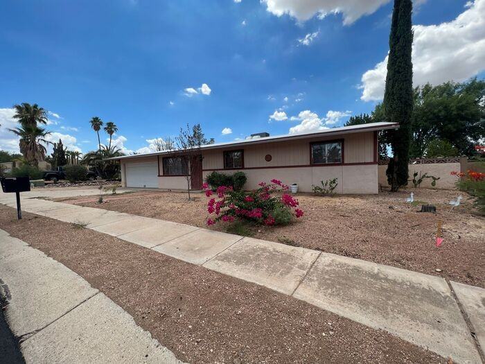 3931 W Sunny Hills Pl - Photo 2 of 32