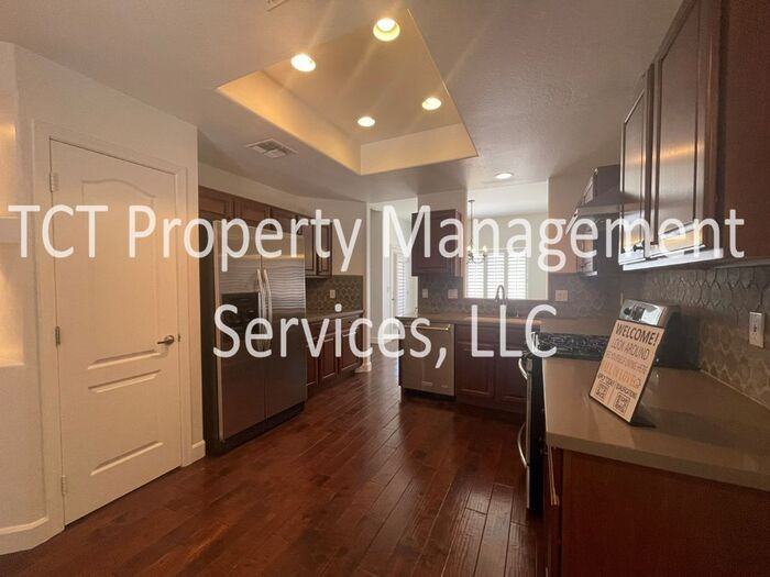 4202 N 21st St #8 - Photo 2 of 13