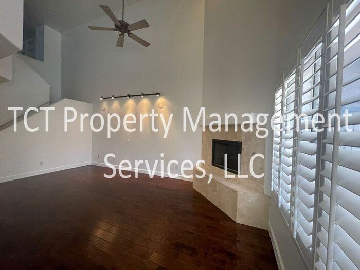 4202 N 21st St #8 - Photo 5 of 13