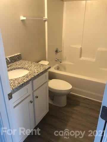 1305 Filbert St #1305 - Photo 6 of 9