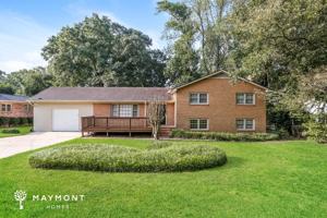 featured image of 12 Woodleigh Dr