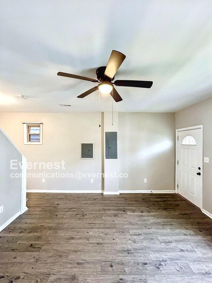 3405 S St - Photo 5 of 22