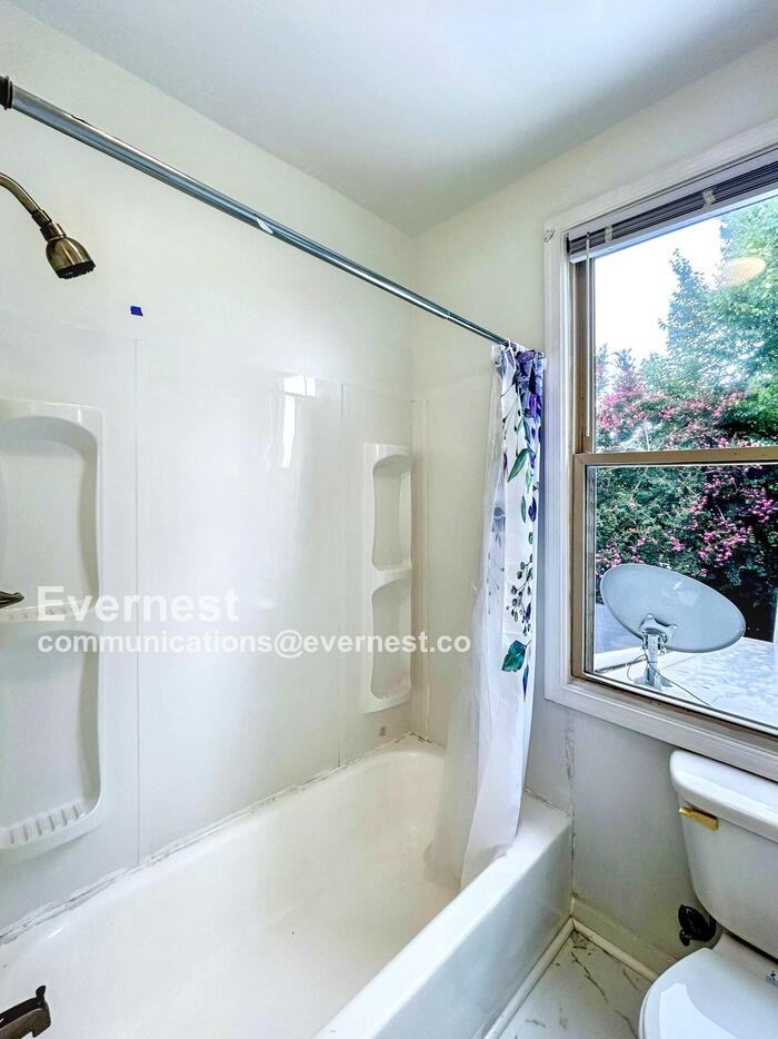 3405 S St - Photo 7 of 22