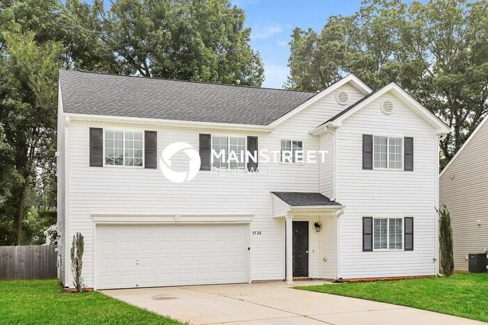 5728 Hiddenlake Dr - Photo 2 of 19