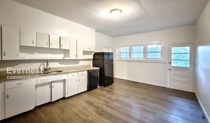 253 11th Ave Ne - Photo 3 of 37