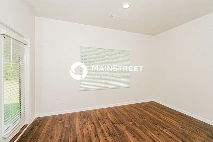 282 Chelsea Park Road - Photo 5 of 18