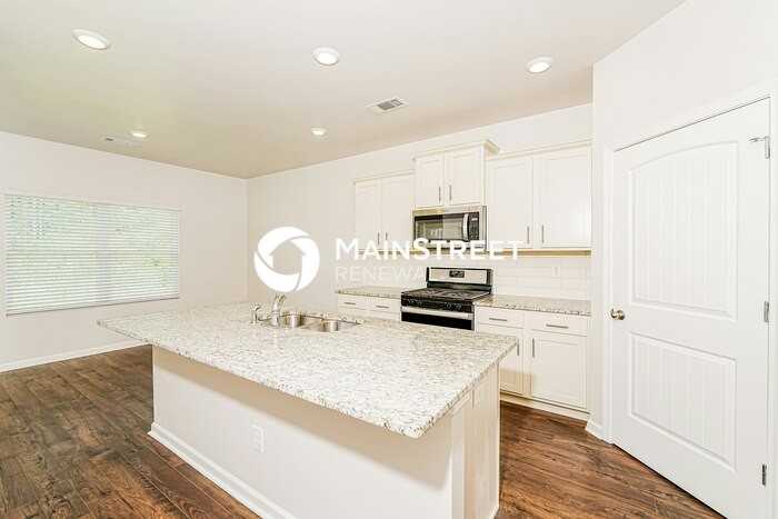 282 Chelsea Park Road - Photo 6 of 18