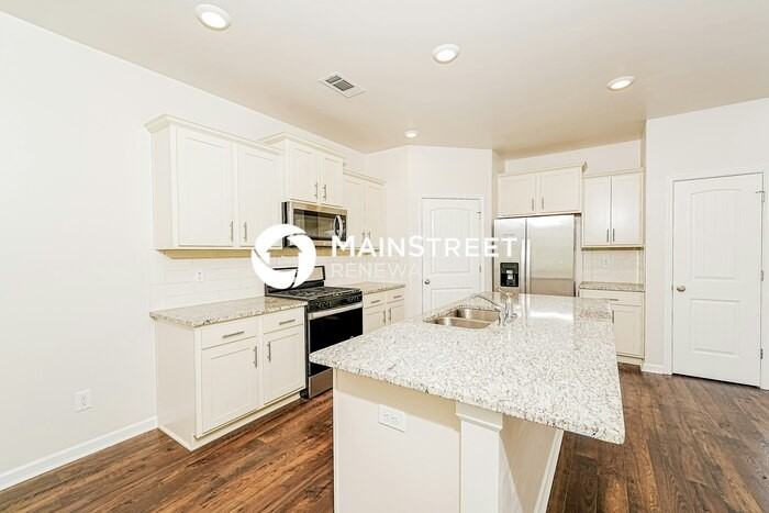 282 Chelsea Park Road - Photo 7 of 18