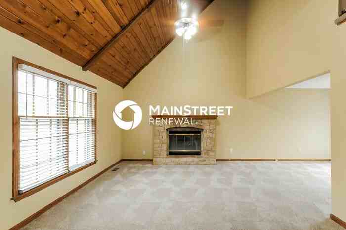 14801 S Brougham Dr - Photo 4 of 16