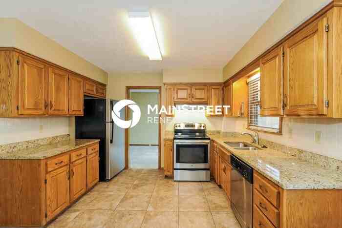 14801 S Brougham Dr - Photo 5 of 16