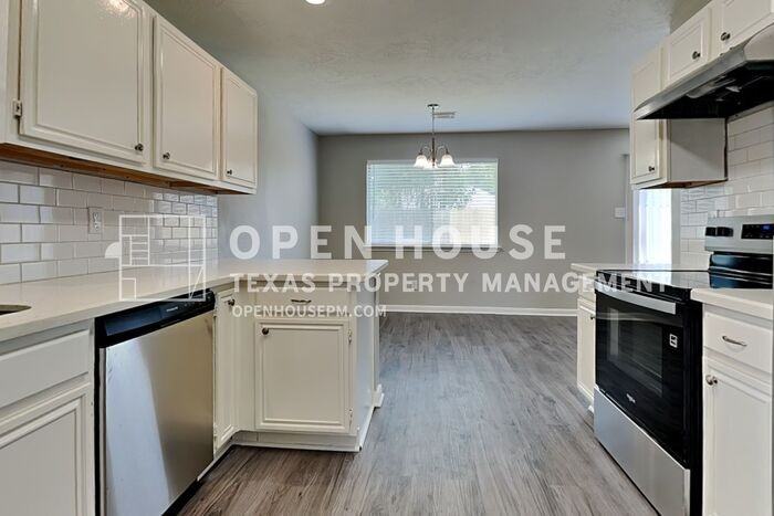 29122 Waltham St - Photo 7 of 24