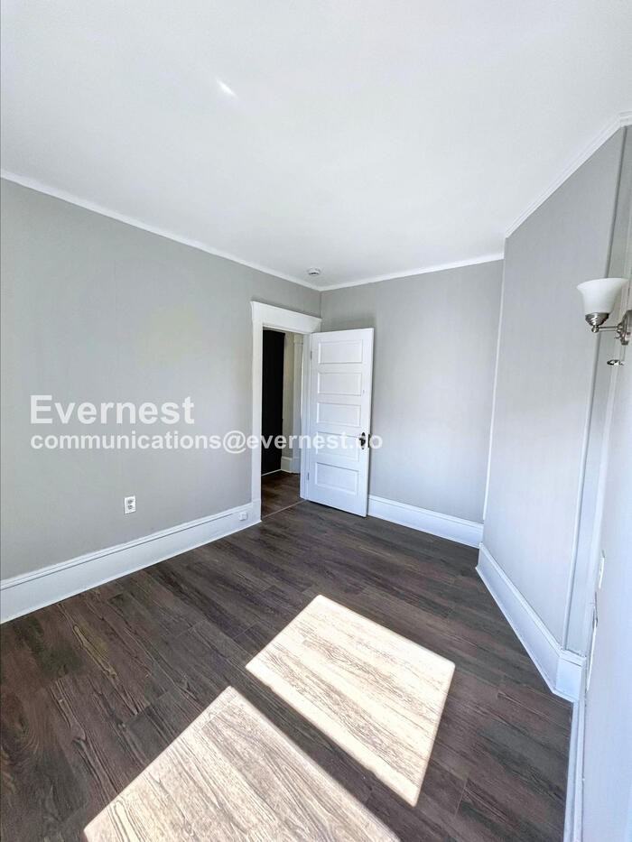 2216 E 82nd St - Photo 3 of 28