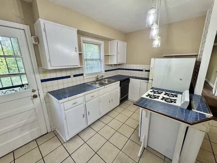 3542 Millington Rd - Photo 5 of 17