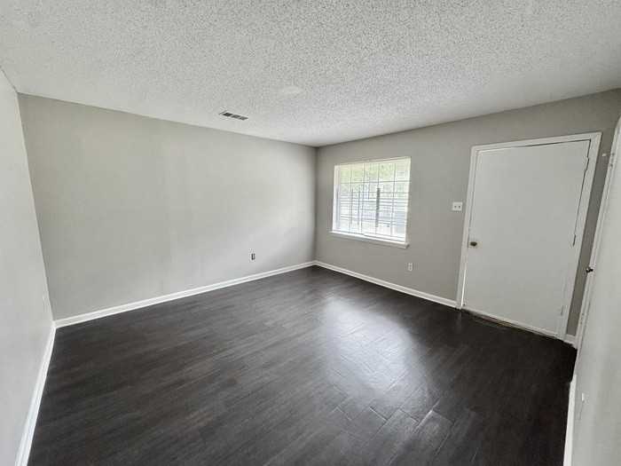 4540 Spring Valley Dr - Photo 4 of 19