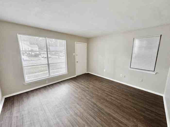 3190 Coleman Ave - Photo 4 of 12