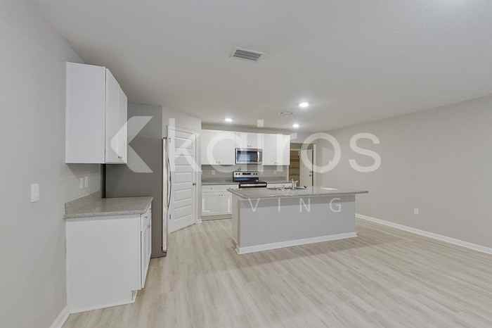 112 Swallowtail Ln - Photo 6 of 25