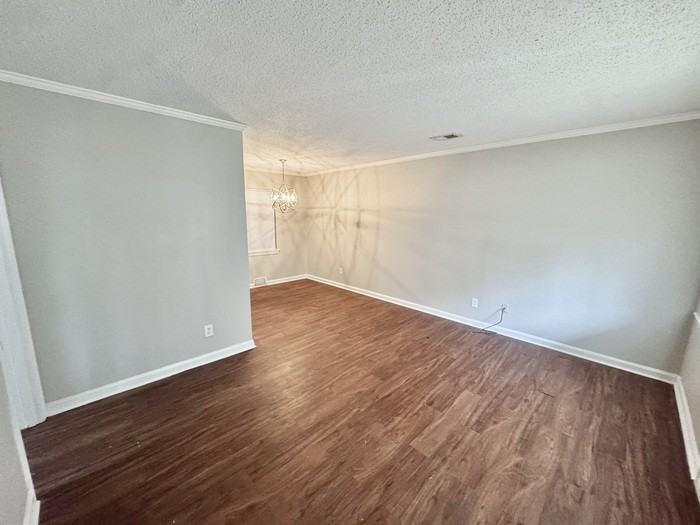 2050 Sharon Ln - Photo 5 of 19