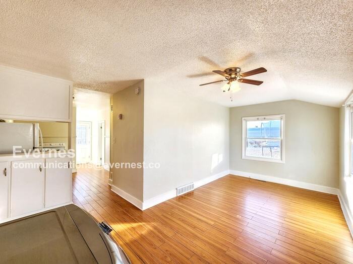 245 S Hazel Ct - Photo 6 of 13