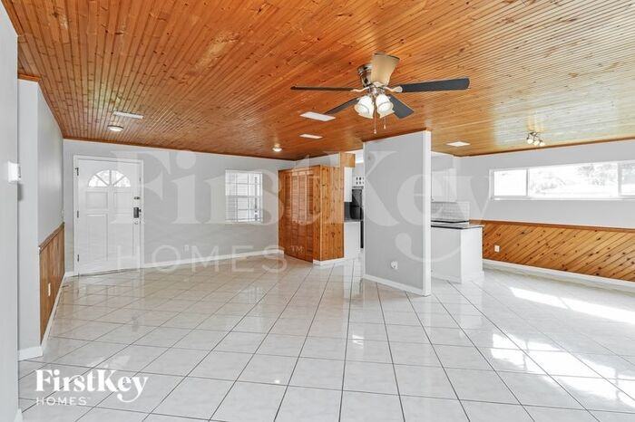 1034 Hermosa Dr - Photo 3 of 19