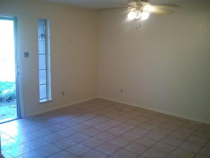 2219 Kingston Trce - Photo 2 of 8