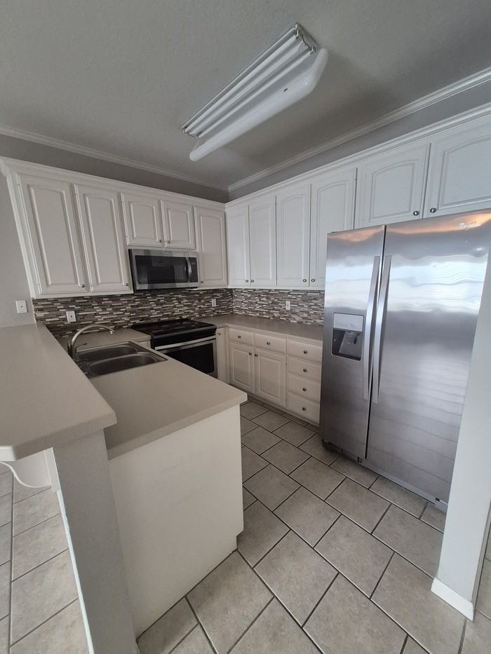 2011 S 7th St #6 - Photo 4 of 27