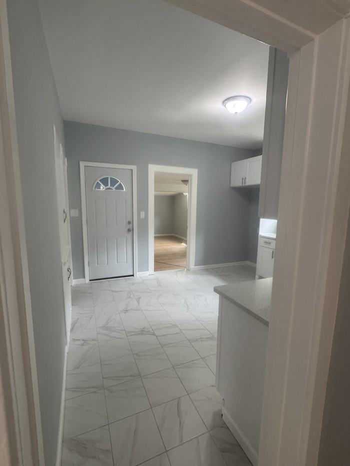 18 Pine St - Photo 4 of 10