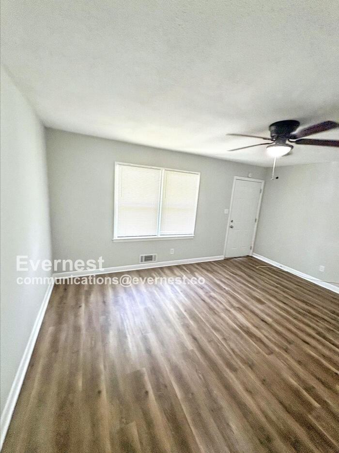 8277 Redwood Drive - Photo 4 of 17