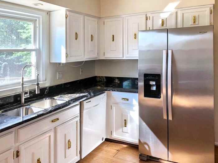 13382 Brookfield Ct - Photo 3 of 32