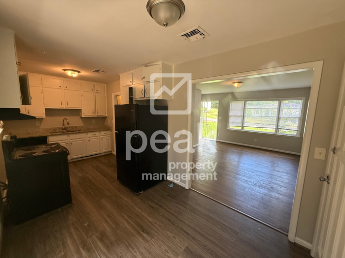 121 26th Ave Nw - Photo 7 of 33