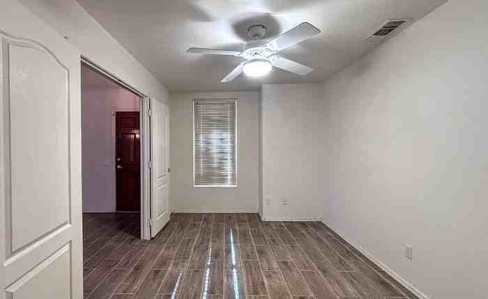 5225 N Windriver Pl - Photo 6 of 30