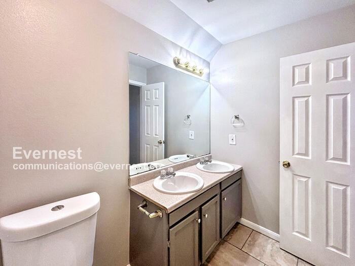 2300 Abernathy St - Photo 6 of 27