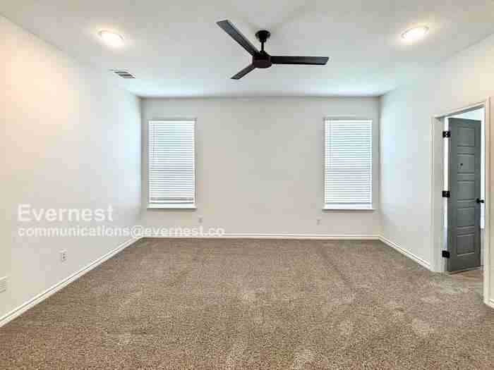 2119 Hornbeam St - Photo 6 of 20