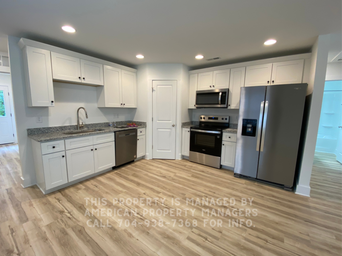 212 North Correll Street - Photo 3 of 11