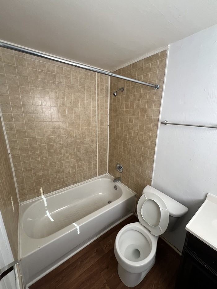 503 W 7th St #503 - Photo 7 of 9