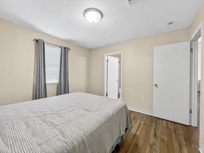 323 Cedarwood Dr - Photo 7 of 15