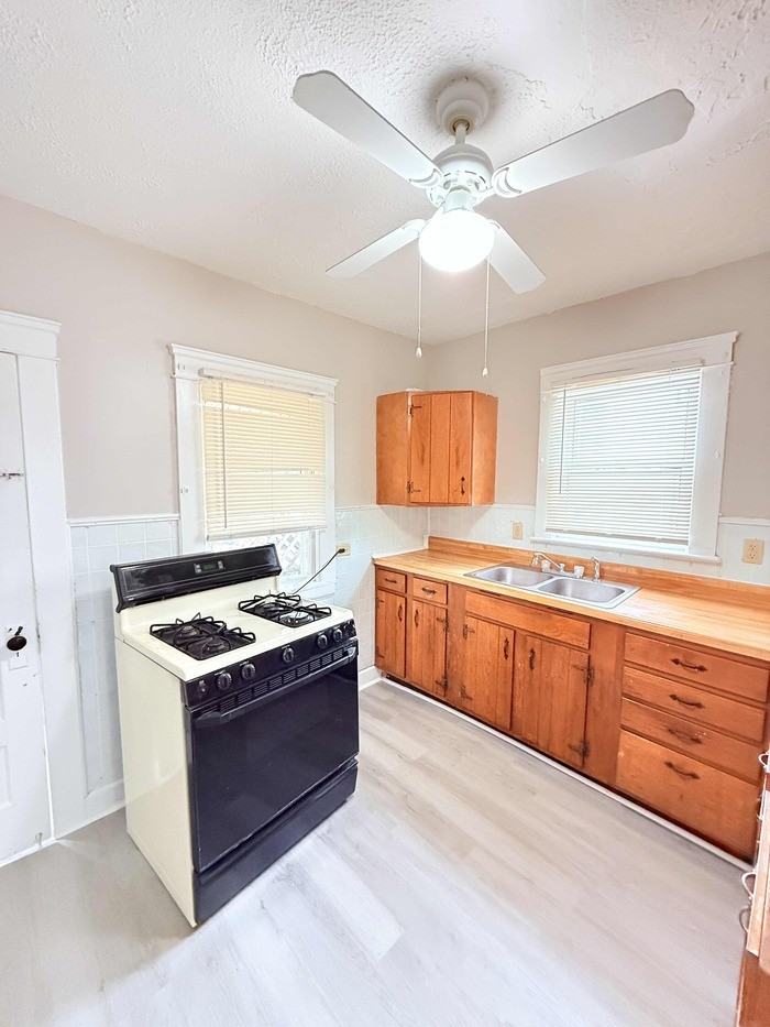 14117 Sylvia Ave - Photo 3 of 30