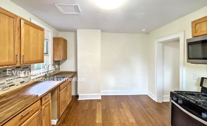 783 Seymour Ave - Photo 3 of 21