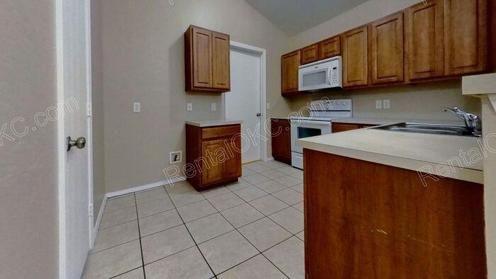 2805 Fennel Rd - Photo 5 of 24