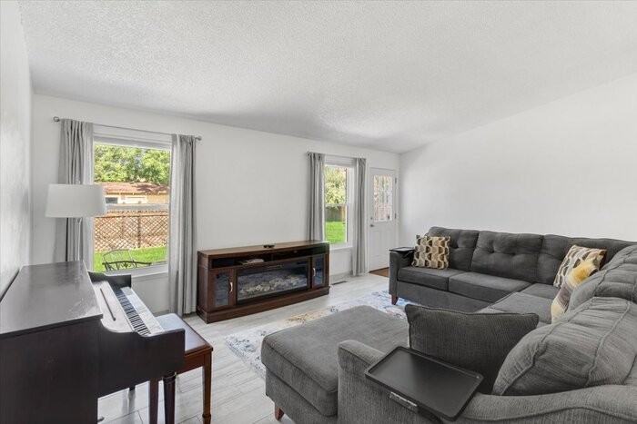 17925 E Prentice Dr - Photo 5 of 38